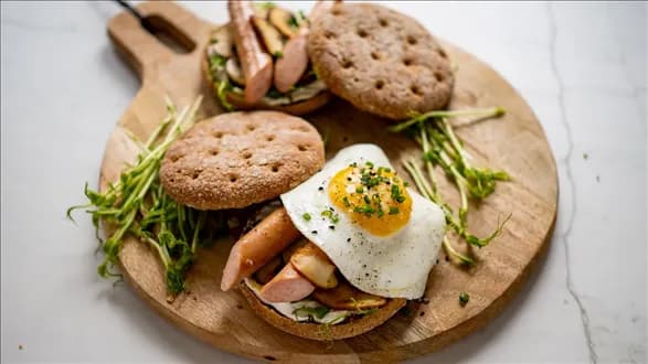 Kanapka z kiełbasą z Turyngii