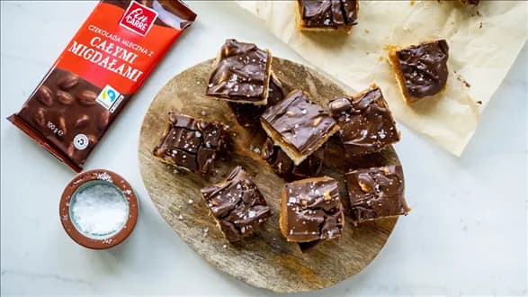 Kruche ciasto milionera z migdałami