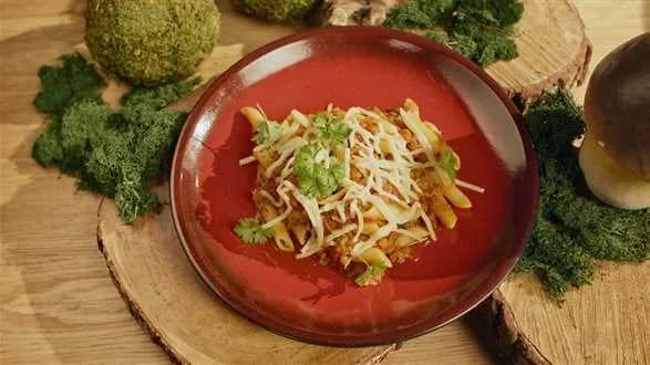 Makaron z sosem grzybowym à la boloński