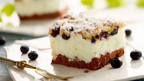Puszyste ciasto z borówkami