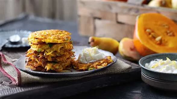 Placki z dyni z gruszką, imbirem i twarożkiem – przepis