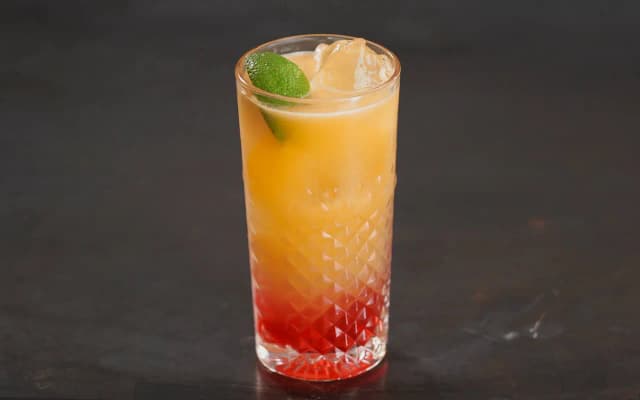 Madras drink: przepis na orzeźwiający koktajl, który zachwyca Madras drink: przepis na orzeźwiający koktajl, który zachwyca