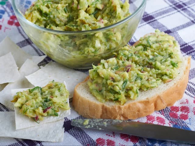 Jak zrobić guacamole na szybko - prosty przepis w 5 minut Jak zrobić guacamole na szybko - prosty przepis w 5 minut