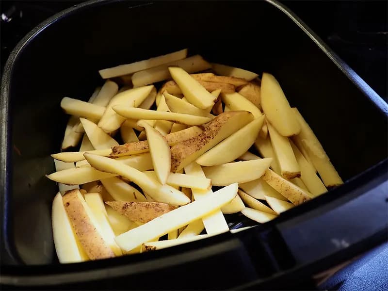 Jak smażyć frytki we frytkownicy beztłuszczowej, aby były chrupiące Jak smażyć frytki we frytkownicy beztłuszczowej, aby były chrupiące