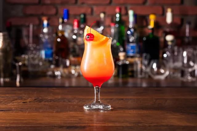 Najlepszy przepis na drink huragan - orzeźwiający smak tropików Najlepszy przepis na drink huragan - orzeźwiający smak tropików