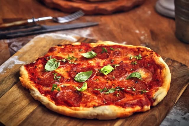 Jakie salami na pizzę? Odkryj smaki, które zachwycą każdego! Jakie salami na pizzę? Odkryj smaki, które zachwycą każdego!