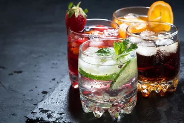 Jakie sa drinki, które zaskoczą Twoich gości i zachwycą smakiem Jakie sa drinki, które zaskoczą Twoich gości i zachwycą smakiem