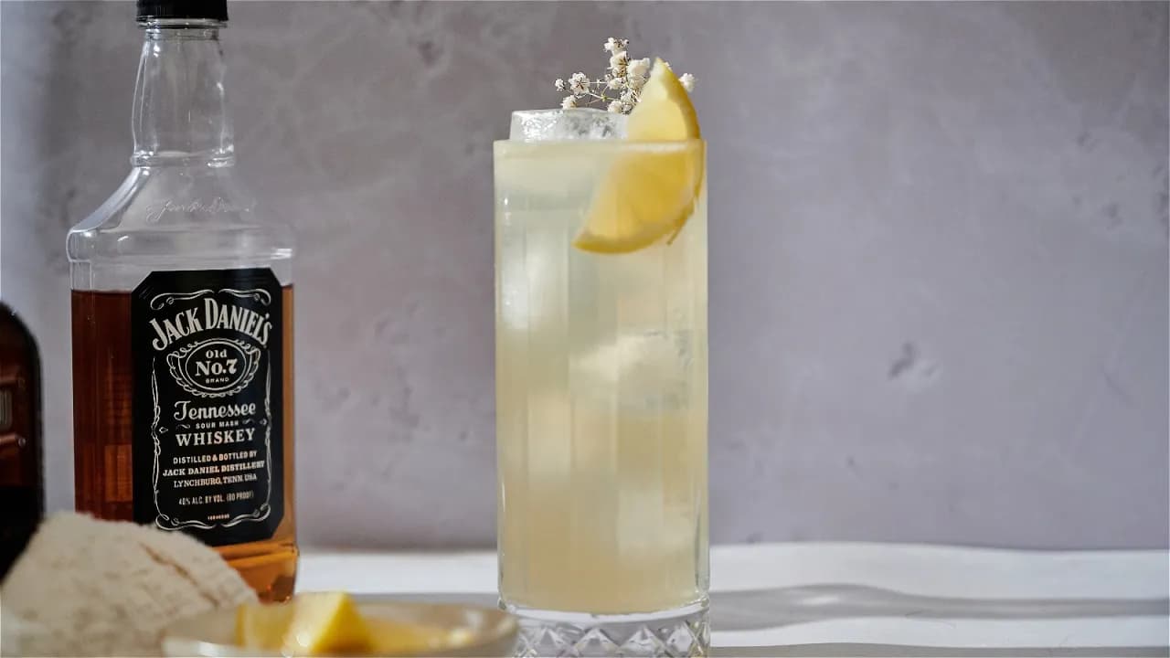 Lynchburg drink: przepis na idealną lemoniadę, którą pokochasz Lynchburg drink: przepis na idealną lemoniadę, którą pokochasz