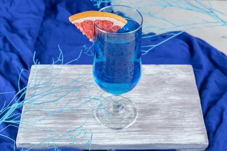 Niebieska laguna drink - prosty przepis na idealny koktajl na każdą okazję Niebieska laguna drink - prosty przepis na idealny koktajl na każdą okazję