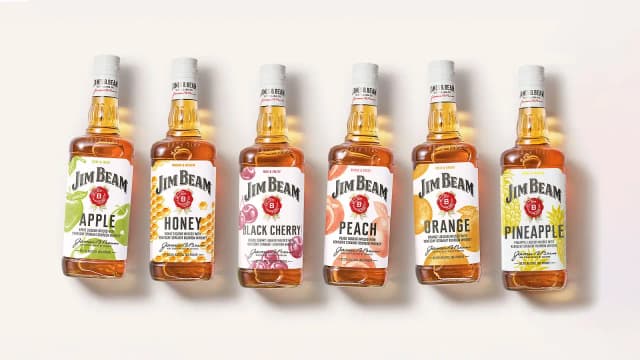 Jim Beam Apple drink - odkryj wyjątkowy smak i najlepsze przepisy Jim Beam Apple drink - odkryj wyjątkowy smak i najlepsze przepisy