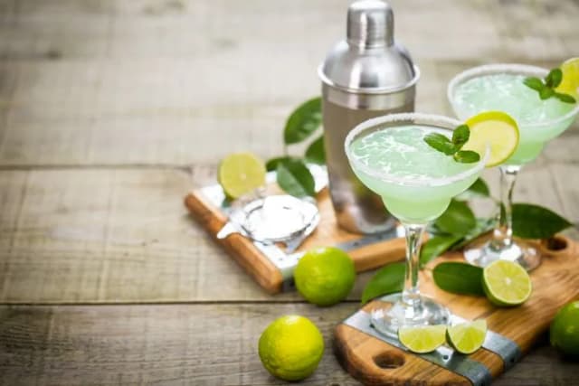 Najlepsze drinki z tequilą: Przepisy, które zachwycą każdego Najlepsze drinki z tequilą: Przepisy, które zachwycą każdego