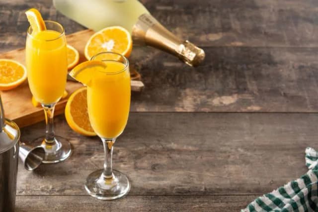 Odkryj przepis na idealny mimoza drink na brunch i nie tylko Odkryj przepis na idealny mimoza drink na brunch i nie tylko