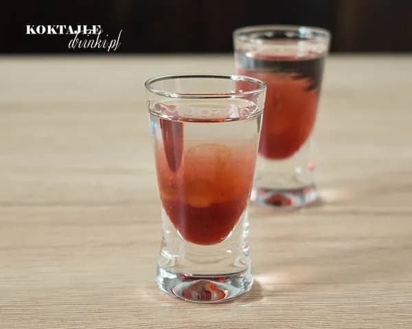 Wściekły pies drink – poznaj przepis na wyjątkowy shot, który zaskoczy Wściekły pies drink – poznaj przepis na wyjątkowy shot, który zaskoczy