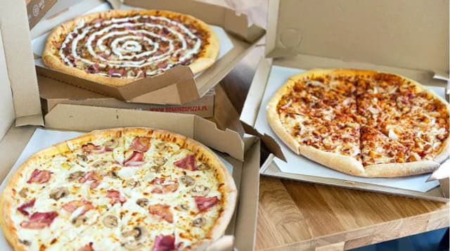 Pizza XXL Domino's - ile cm ma ta ogromna pizza? Sprawdź! Pizza XXL Domino's - ile cm ma ta ogromna pizza? Sprawdź!