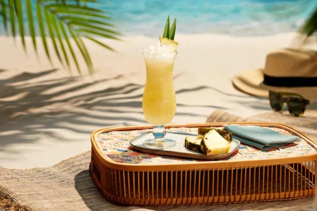 Jak przygotować idealny drink z rumem pina colada w domu Jak przygotować idealny drink z rumem pina colada w domu